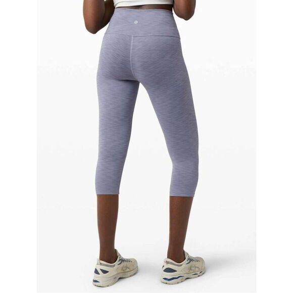 LULULEMON ATHLETICA Wunder Train High-Rise Crop 21' Size 6 - Picture 2 of 5